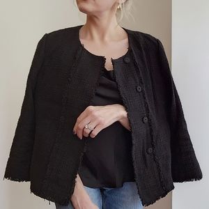 Ann Taylor Petite cropped snap closure blazer, size 6P, black